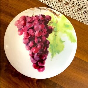 Gorgeous gourmet village grape pattern Brie baking dish and lid